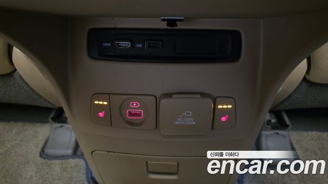 Kia Canival 2017 — photo 31