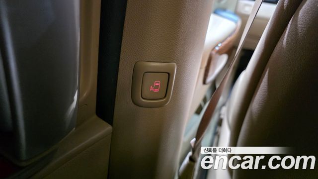 Kia Canival 2017 — photo 32