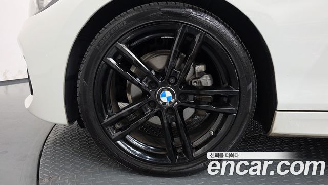 BMW 1-Series 2018 — photo 5
