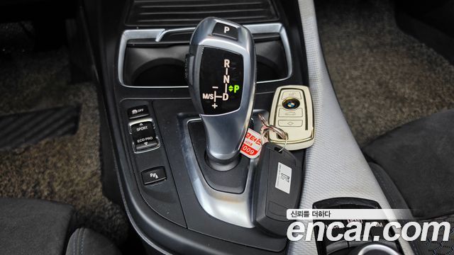 BMW 1-Series 2018 — photo 9