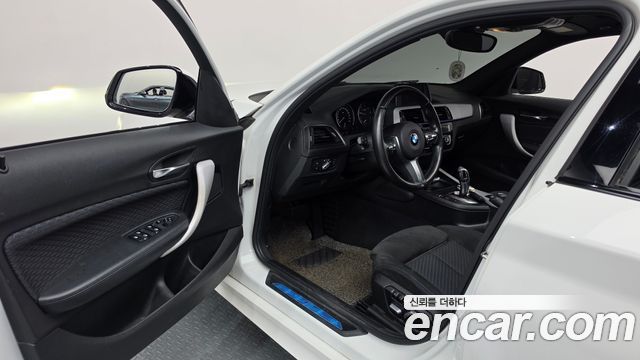 BMW 1-Series 2018 — photo 10