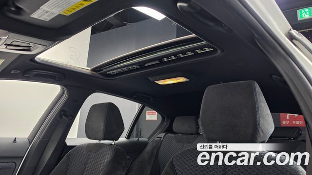 BMW 1-Series 2018 — photo 19