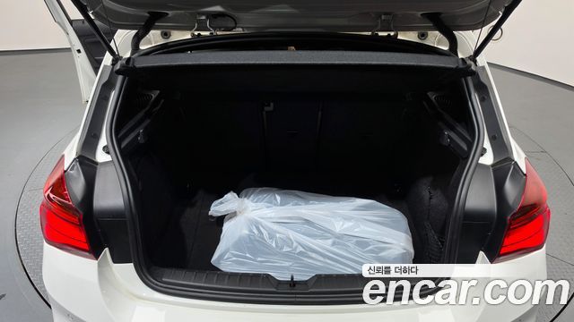 BMW 1-Series 2018 — photo 20
