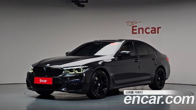 BMW 5-Series 2020 — photo 38