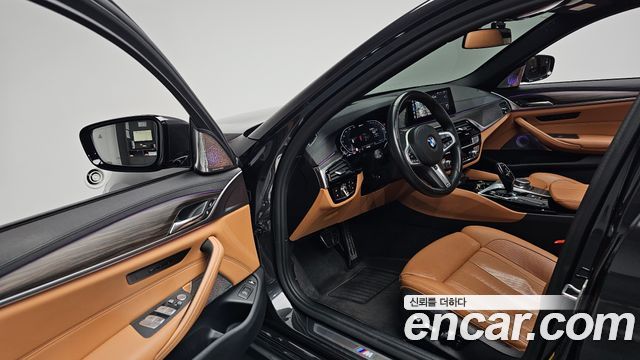 BMW 5-Series 2020 — photo 13