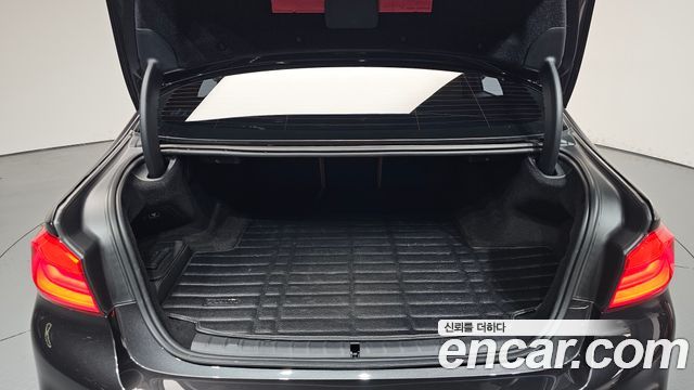 BMW 5-Series 2020 — photo 26