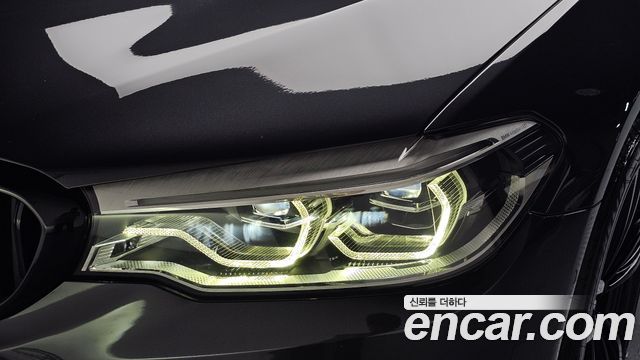 BMW 5-Series 2020 — photo 8