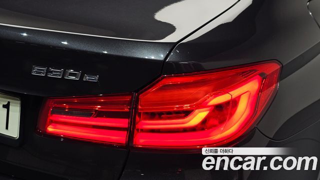 BMW 5-Series 2020 — photo 9