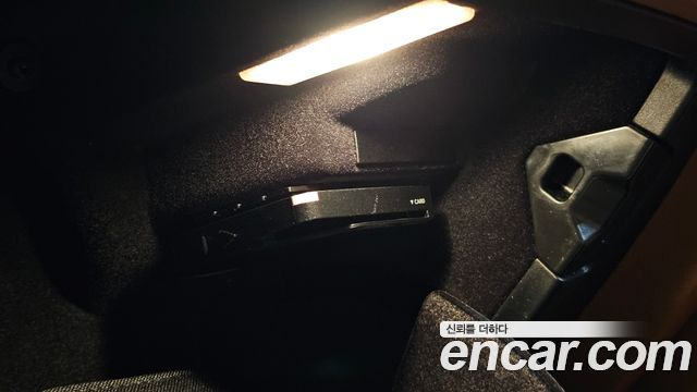 BMW 5-Series 2020 — photo 37