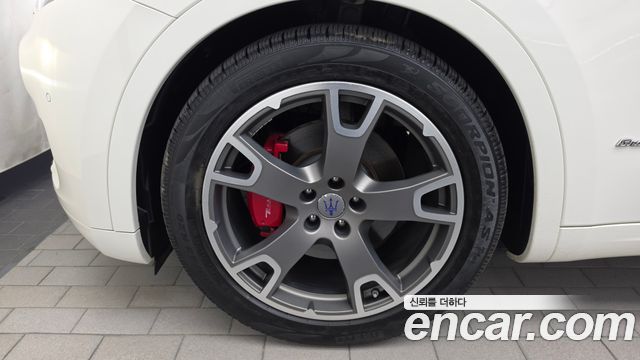 Maserati Levante 2018 — photo 5