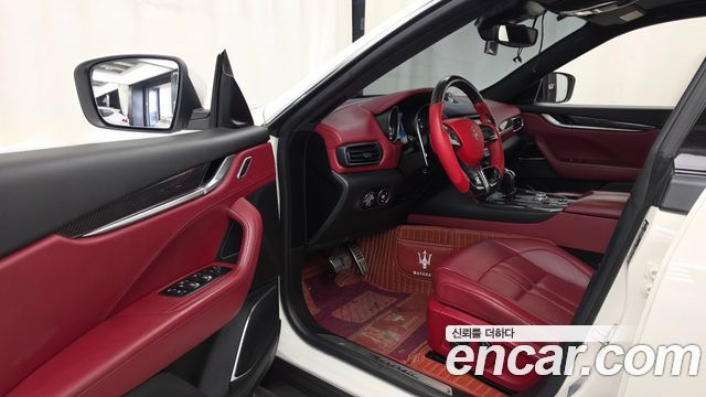 Maserati Levante 2018 — photo 13
