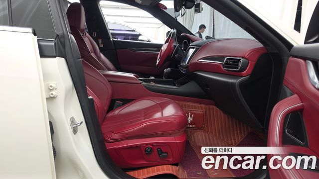 Maserati Levante 2018 — photo 17