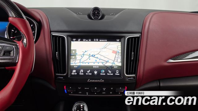 Maserati Levante 2018 — photo 20