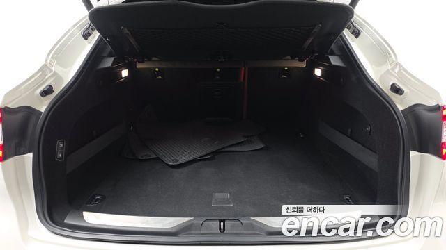 Maserati Levante 2018 — photo 26
