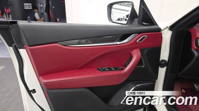 Maserati Levante 2018 — photo 14