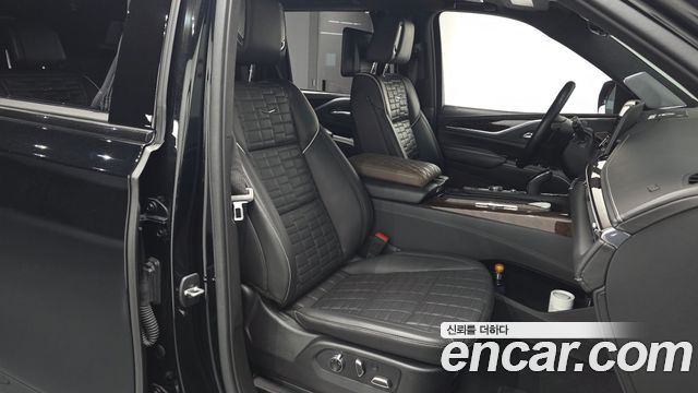 Cadillac Escalade 2021 — photo 11