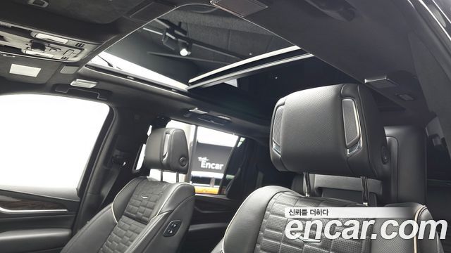 Cadillac Escalade 2021 — photo 18