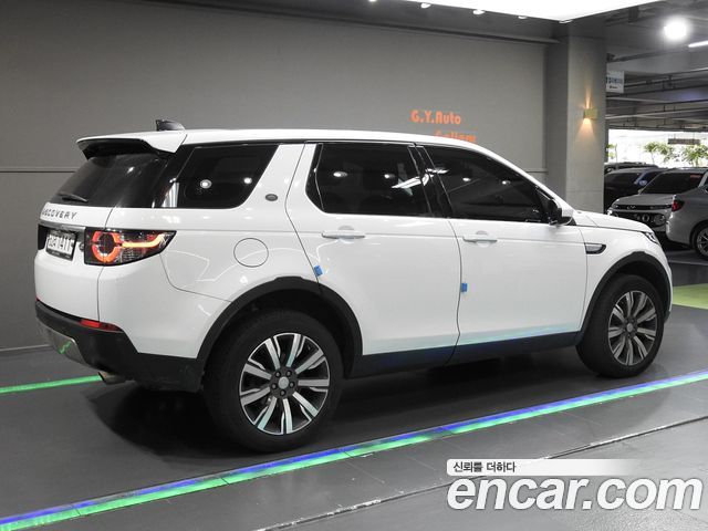 Land Rover Discovery Sport 2017 — photo 2