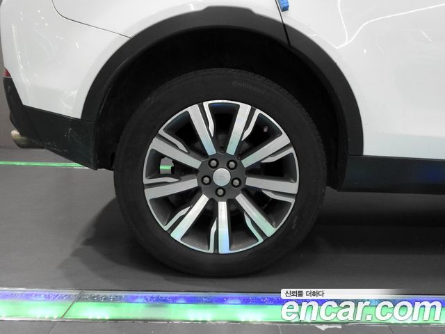 Land Rover Discovery Sport 2017 — photo 5