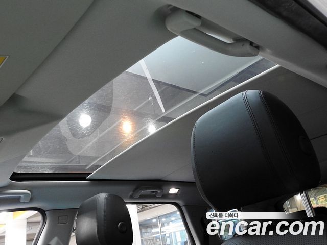 Land Rover Discovery Sport 2017 — photo 15