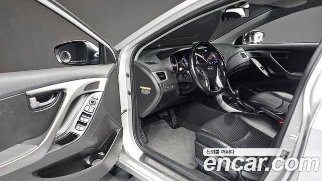 Hyundai AVANTE 2015 — photo 10