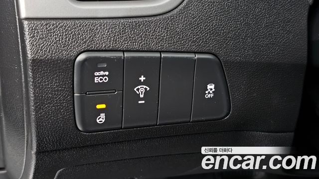 Hyundai AVANTE 2015 — photo 13