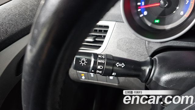 Hyundai AVANTE 2015 — photo 14
