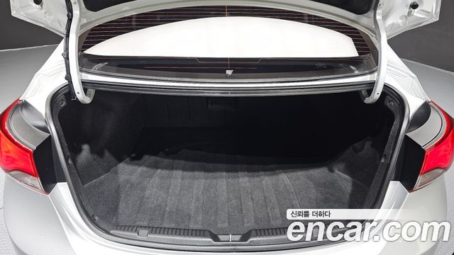 Hyundai AVANTE 2015 — photo 20
