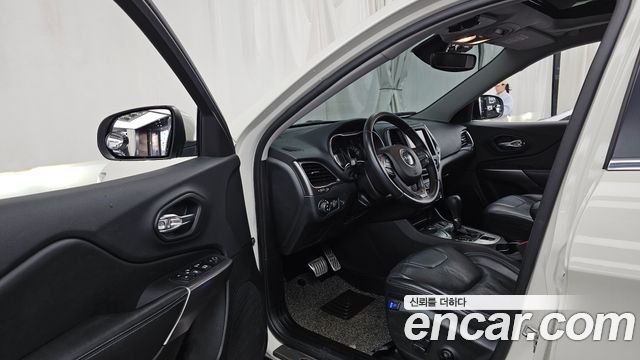 Jeep Cherokee 2019 — photo 10