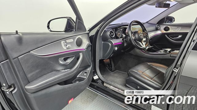 Mercedes-Benz E-Class 2019 — photo 10