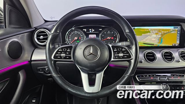 Mercedes-Benz E-Class 2019 — photo 14
