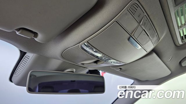 Mercedes-Benz E-Class 2019 — photo 19