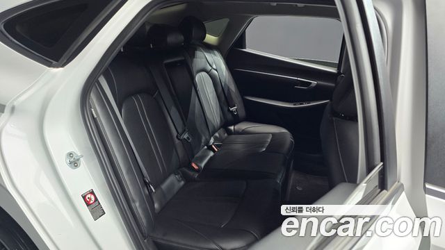 Hyundai Sonata 2021 — photo 16