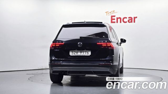 Volkswagen Tiguan 2018 — photo 4