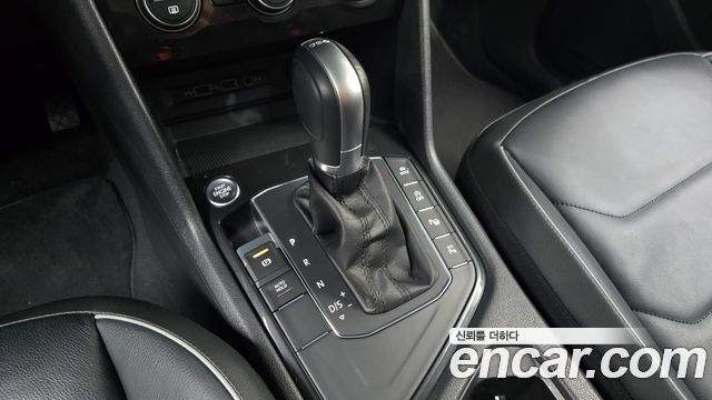 Volkswagen Tiguan 2018 — photo 12