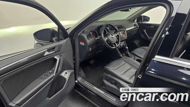 Volkswagen Tiguan 2018 — photo 17