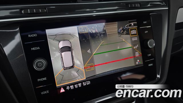 Volkswagen Tiguan 2018 — photo 22