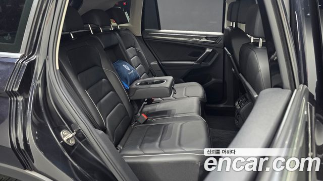 Volkswagen Tiguan 2018 — photo 16