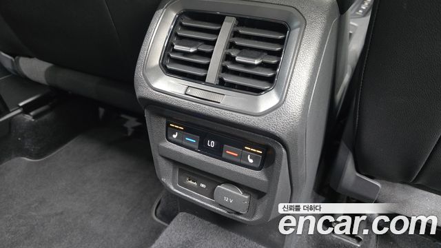 Volkswagen Tiguan 2018 — photo 31
