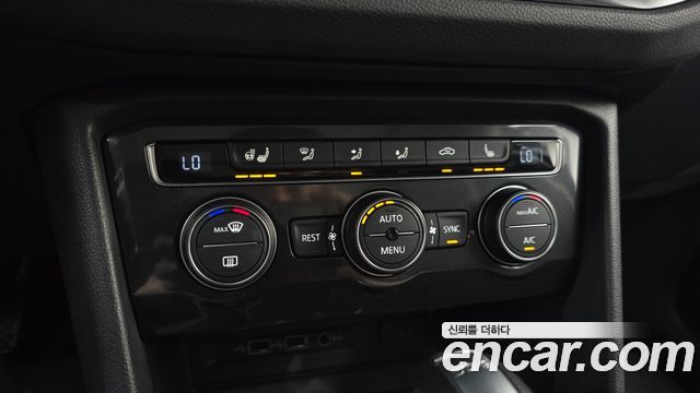 Volkswagen Tiguan 2018 — photo 32