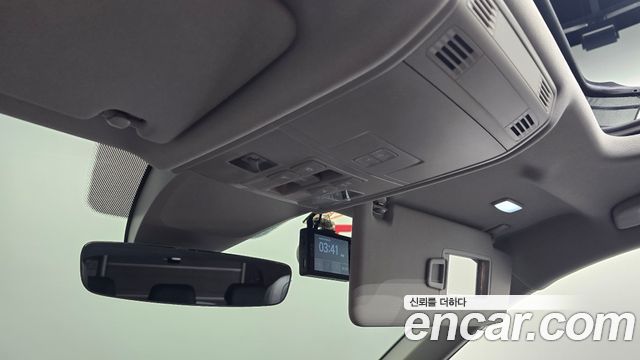Volkswagen Tiguan 2018 — photo 33
