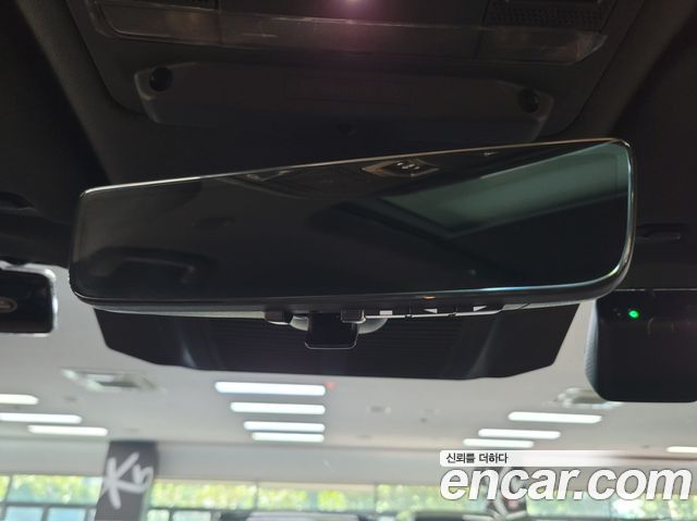 Land Rover Defender 2025 — photo 8