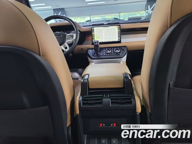 Land Rover Defender 2025 — photo 18