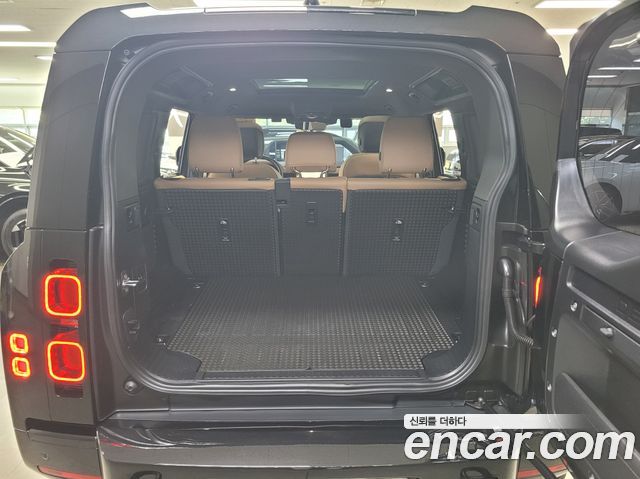 Land Rover Defender 2025 — photo 19