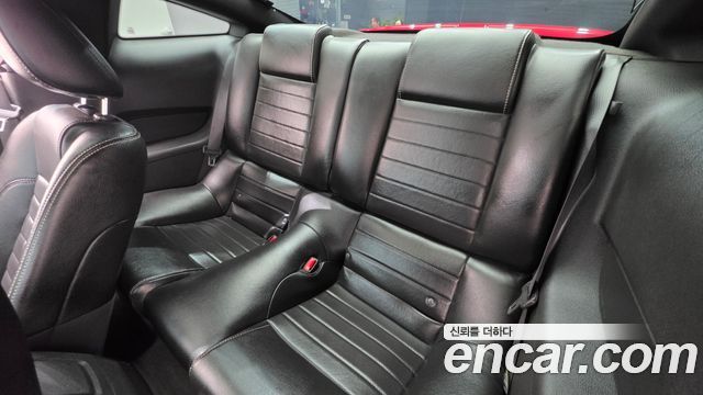 Ford Mustang 2010 — photo 11