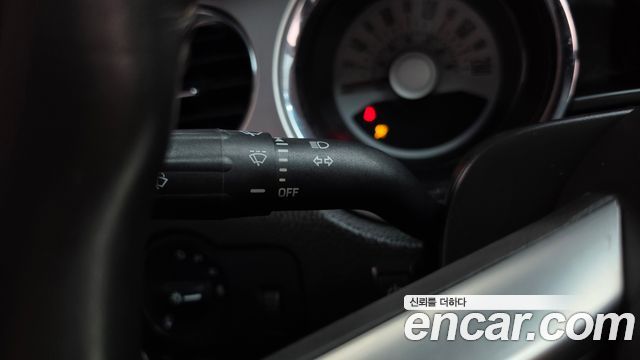 Ford Mustang 2010 — photo 18