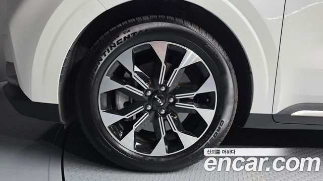 Kia Canival 2023 — photo 5