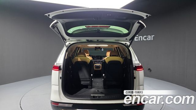 Kia Canival 2023 — photo 26
