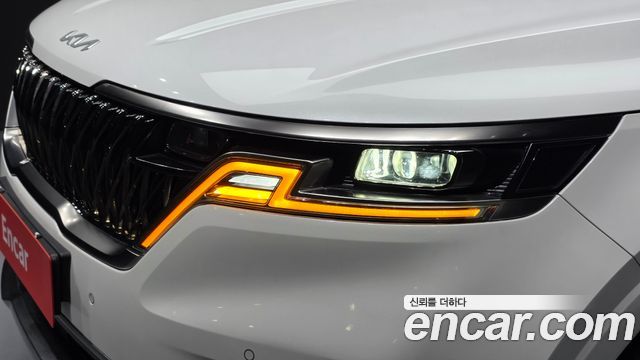 Kia Canival 2023 — photo 8