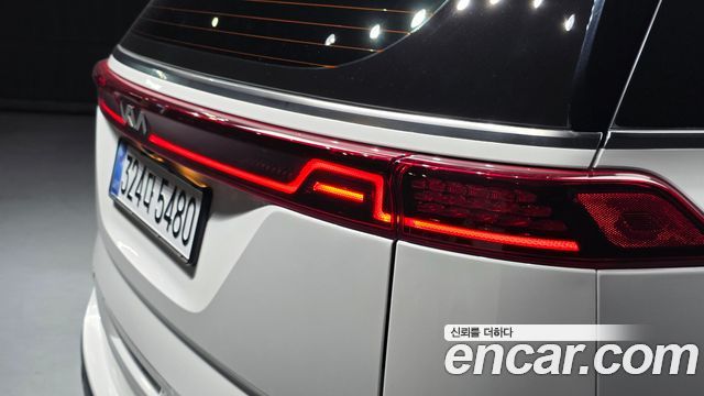 Kia Canival 2023 — photo 9